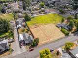 1206 7th  in Puyallup