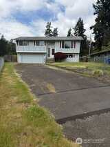 1306 Sherwood  in Tacoma