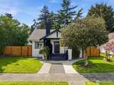 6214 Warner  in Tacoma