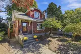 3910 Woodlawn  in Seattle