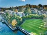 3200 Commodore Way  in Seattle