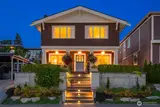 208 Waverly  in Kirkland