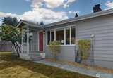 10527 Beardslee  in Bothell