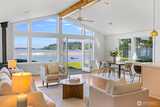 2815 Moorelands  in Gig Harbor