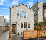 1453 22nd  in Seattle