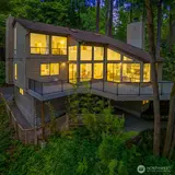 4336 Mercer Way  in Mercer Island