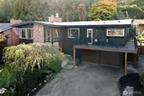 9043 Matthews  in Seattle