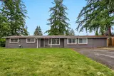 715 Johns Rd E  in Parkland