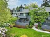 6533 106th  in Kirkland