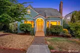7530 Roosevelt Wy  in Seattle