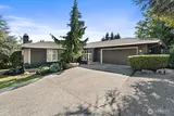 9095 79th  in Mercer Island