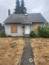 4052 F  in Tacoma