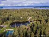 10915 Mathews  in Anderson Island