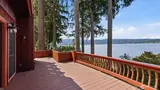 2305 Lake Sammamish  in Sammamish