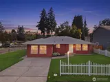 626 9th  in Puyallup
