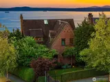 2301 Rosemont  in Seattle