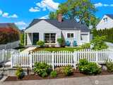 3806 Bertona  in Seattle