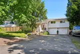 6221 81st  in Puyallup