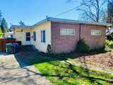 8542 Interlake  in Seattle