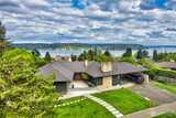 6116 Oakhurst RD  in Seattle