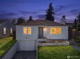 8257 Interlake  in Seattle