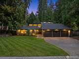 2404 Manorwood  in Puyallup
