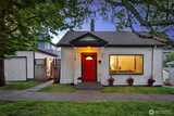 516 Howe  in Seattle