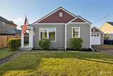 806 Valley  in Sumner