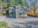1023 Roxbury  in Seattle