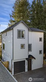 2725 Belvidere  in Seattle