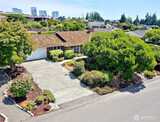 1012 Evergreen  in Bellevue