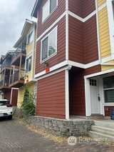 5794 Roosevelt  in Seattle
