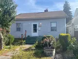 1717 Oakes  in Tacoma