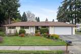 1127 12th  in Puyallup