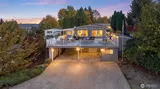 17312 Woodcrest  in Bothell