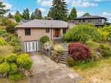 1205 Woodbine  in Seattle