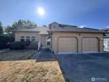 6214 152nd  in Sumner
