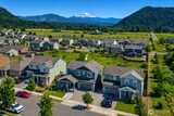 516 Petersen  in Enumclaw
