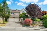 1808 Field  in Renton