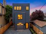 6615 Woodlawn  in Seattle