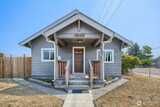 7047 Warner  in Tacoma
