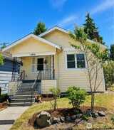 5426 Green Lake  in Seattle