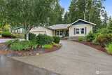 321 Fairway Dr  in Allyn