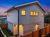 6615 Woodlawn  in Seattle